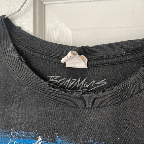 Bruno Mars Moonshine Jungle Tour T-Shirt - Picture 4 of 4